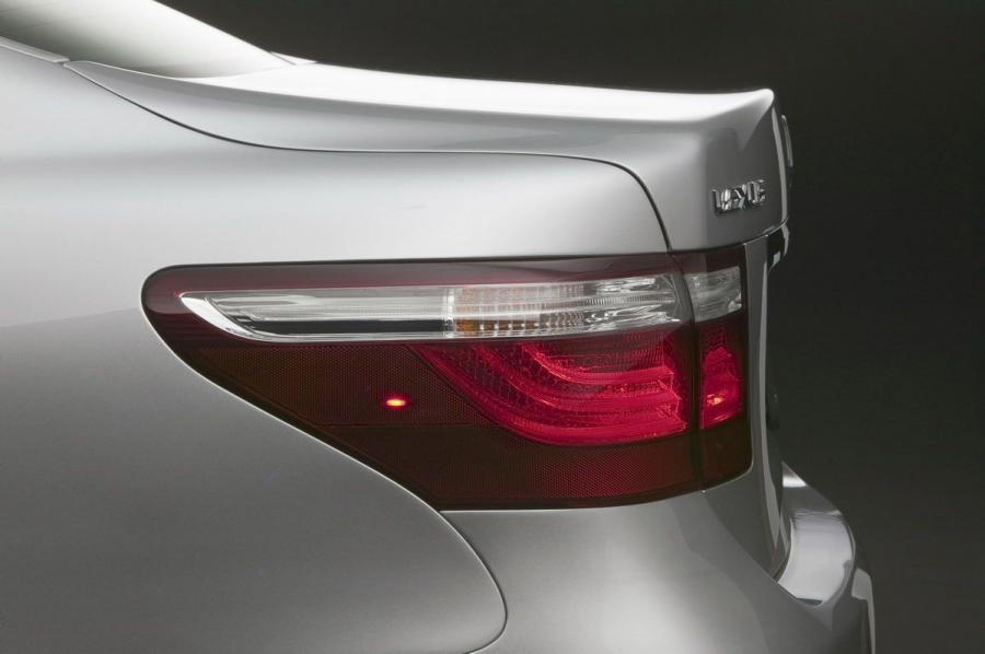  Lexus LS460 2006 года  (фото 170 из 200)